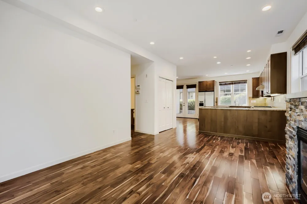303 Bellevue Way SE Bellevue, WA 98004