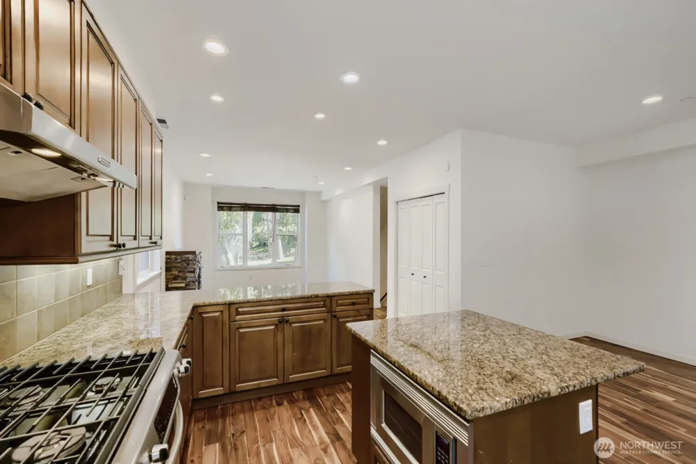 303 Bellevue Way SE Bellevue, WA 98004