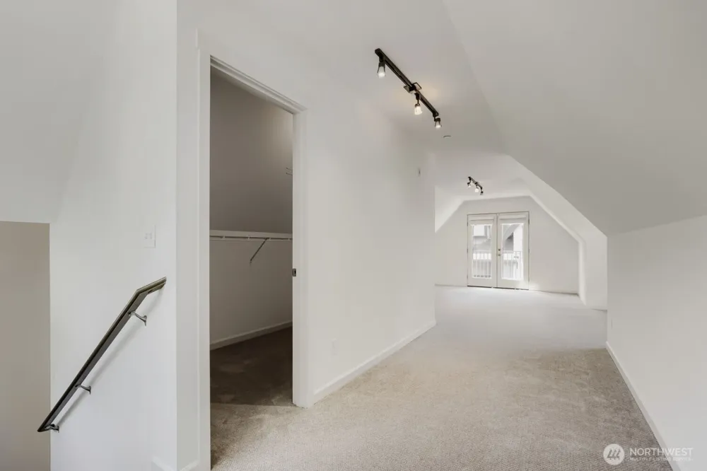 303 Bellevue Way SE Bellevue, WA 98004
