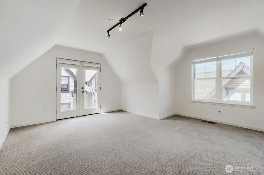 303 Bellevue Way SE Bellevue, WA 98004