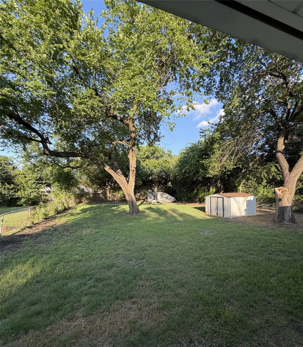 856 Renfro Drive White Settlement, TX 76108