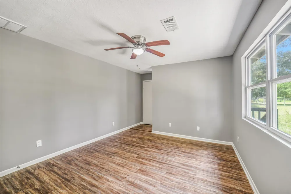 461 Trails End Drive Cleveland, TX 77328