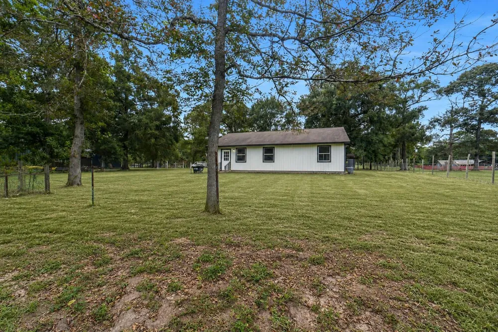 461 Trails End Drive Cleveland, TX 77328
