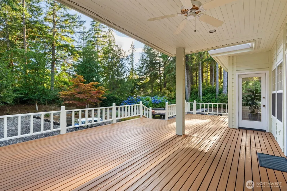 641 E Lakeshore Drive Allyn, WA 98524