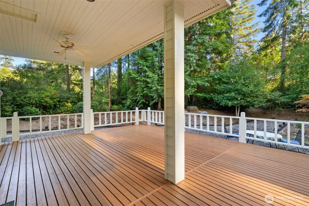 641 E Lakeshore Drive Allyn, WA 98524