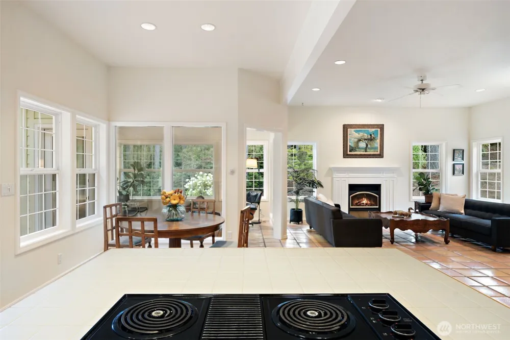 641 E Lakeshore Drive Allyn, WA 98524