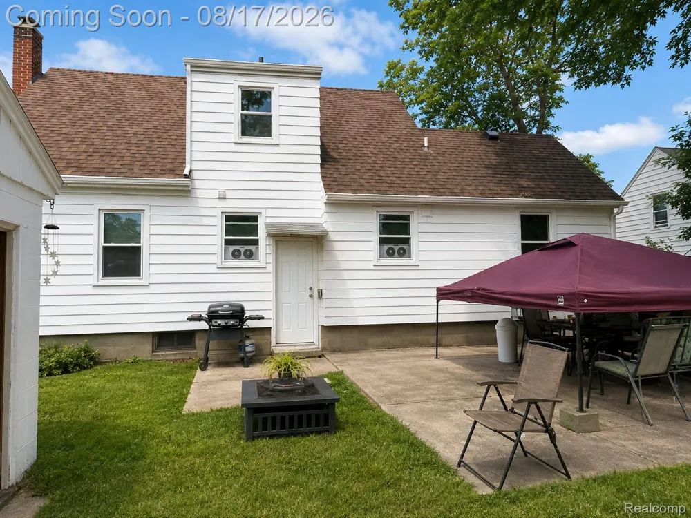 1021 Hapeman Street Lansing City, MI 48915