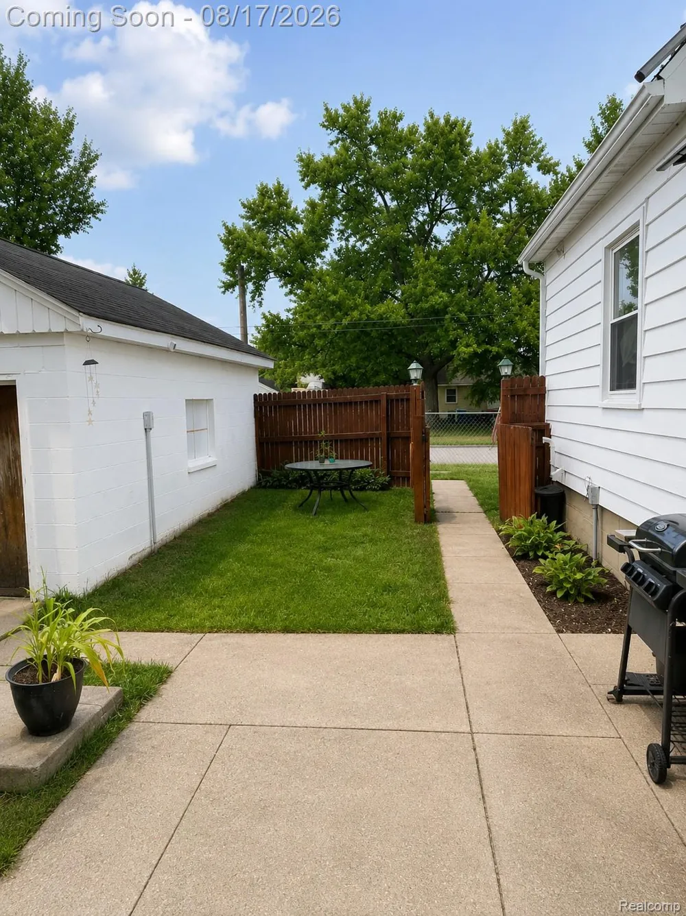 1021 Hapeman Street Lansing City, MI 48915