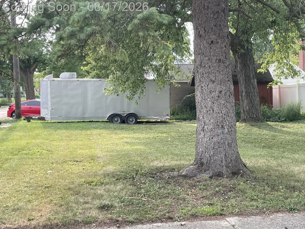 1021 Hapeman Street Lansing City, MI 48915