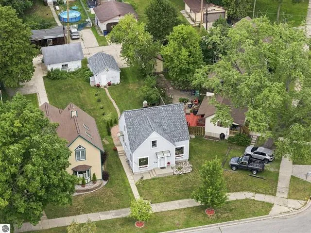 521 E Chapin Street Cadillac City, MI 49601