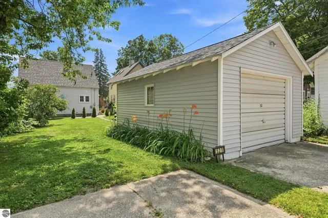 521 E Chapin Street Cadillac City, MI 49601