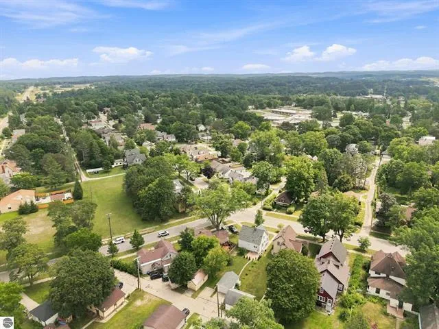 521 E Chapin Street Cadillac City, MI 49601