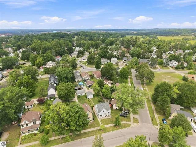 521 E Chapin Street Cadillac City, MI 49601