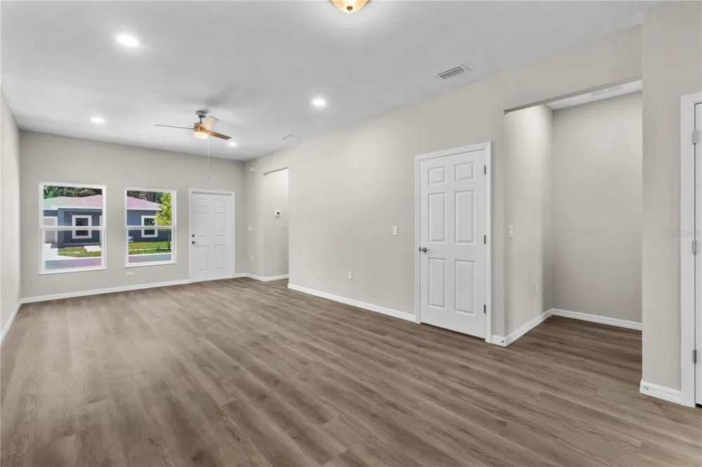 5013 FINDERS COURT Tampa, FL 33617