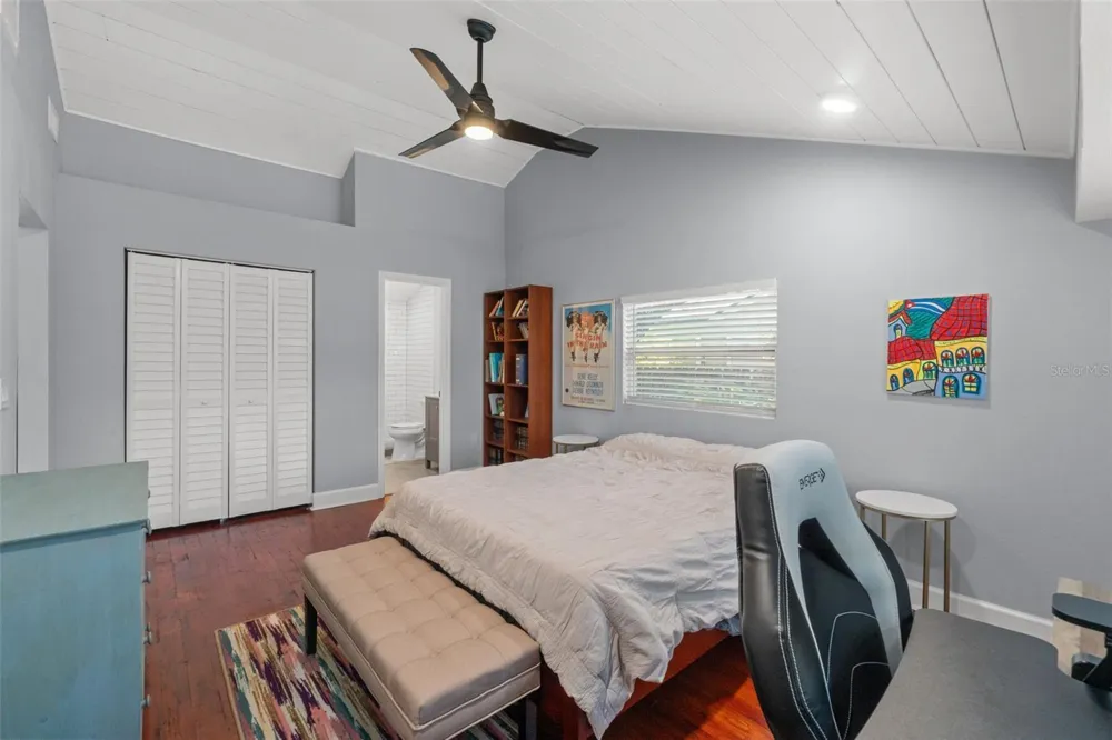 1502 E PARK CIRCLE Tampa, FL 33610
