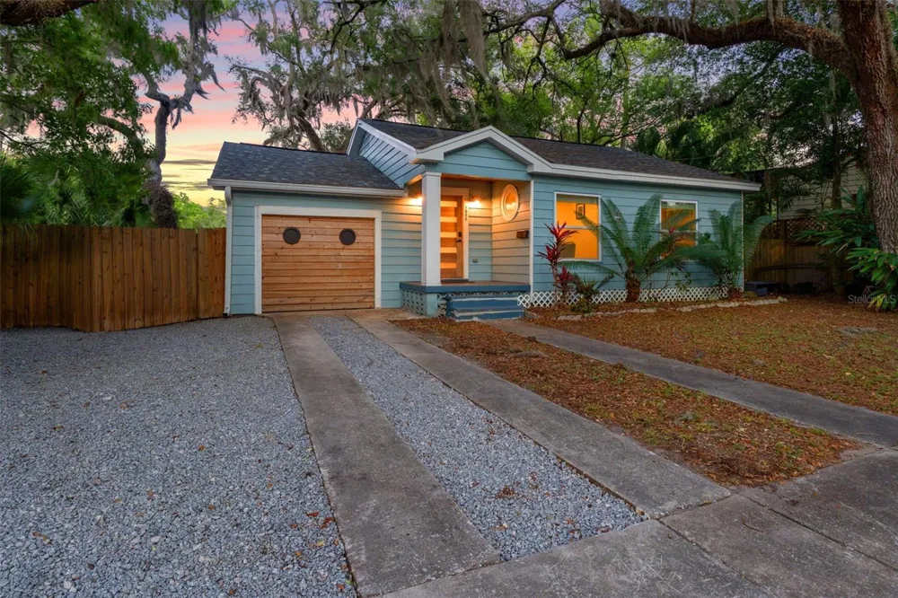 1502 E PARK CIRCLE Tampa, FL 33610