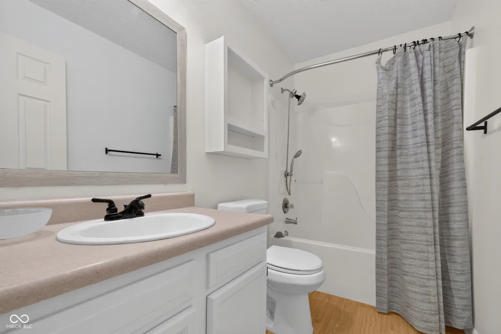 605 Sunmeadow Lane Avon, IN 46123
