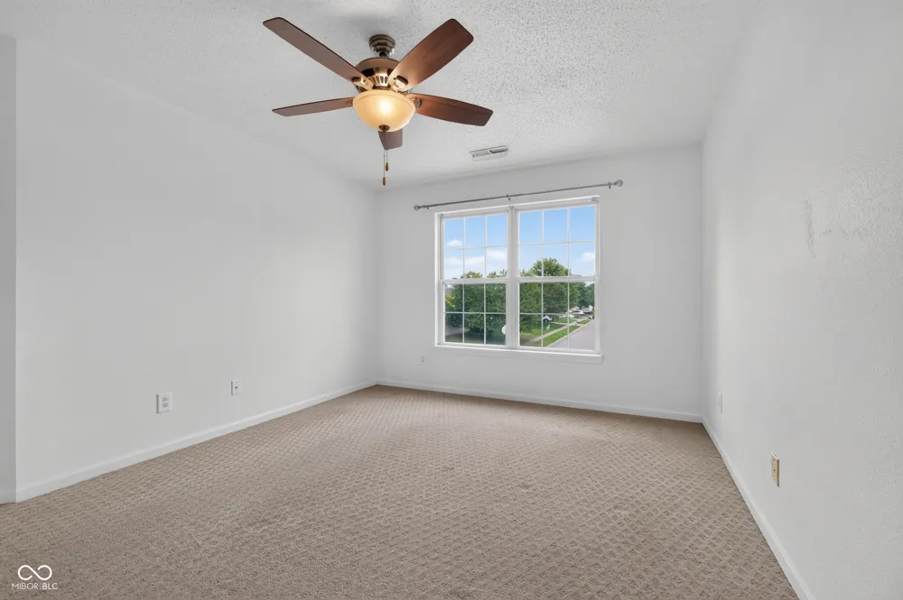 605 Sunmeadow Lane Avon, IN 46123