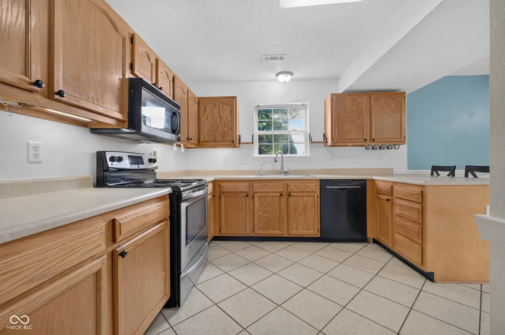 605 Sunmeadow Lane Avon, IN 46123