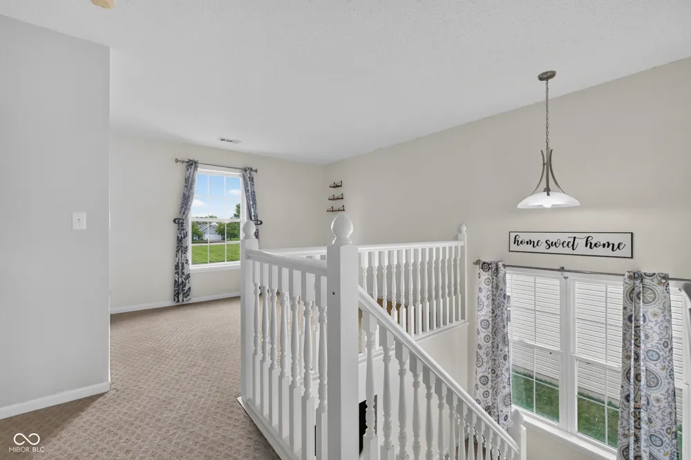 605 Sunmeadow Lane Avon, IN 46123