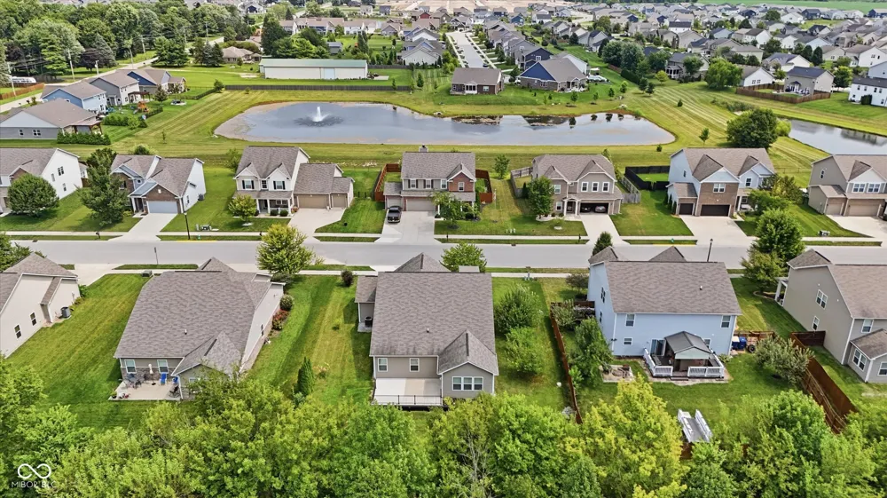 8922 Springview Drive McCordsville, IN 46055