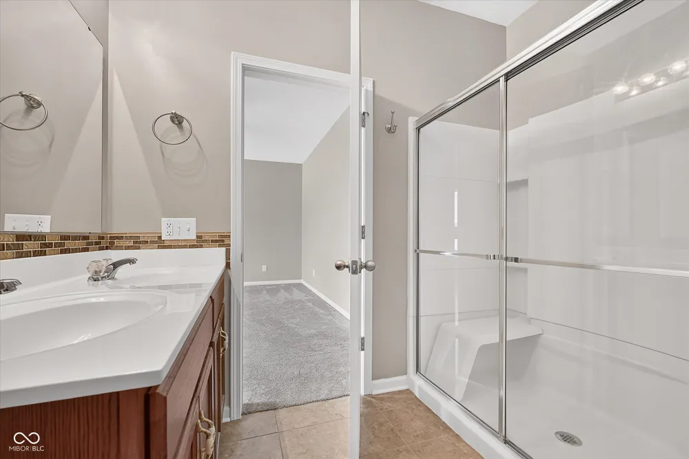 8922 Springview Drive McCordsville, IN 46055