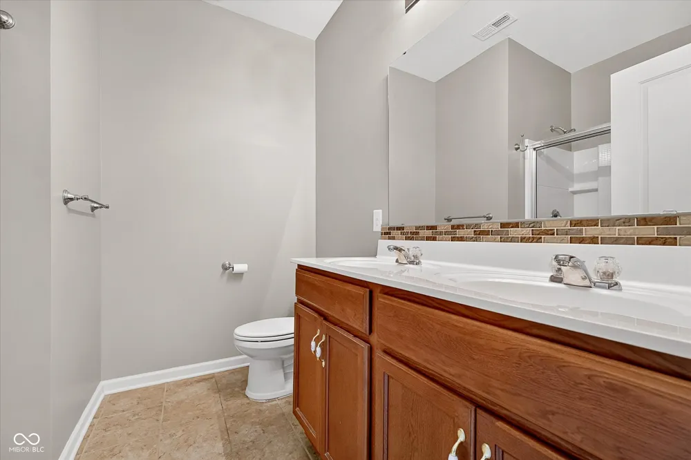 8922 Springview Drive McCordsville, IN 46055