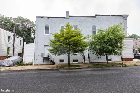 2029 PULASKI STREET