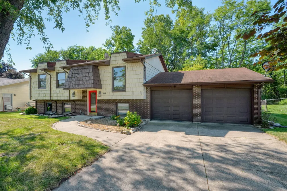 326 E Franklin Street Clinton, MI 49236