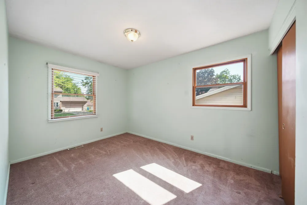 326 E Franklin Street Clinton, MI 49236