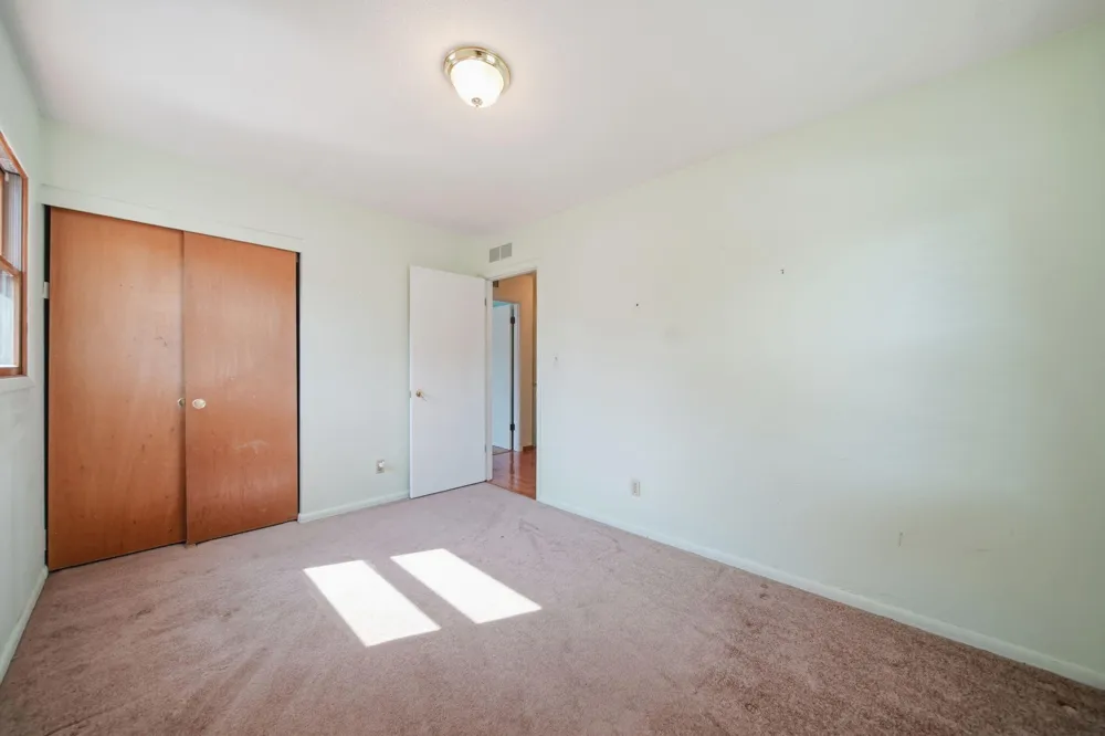 326 E Franklin Street Clinton, MI 49236