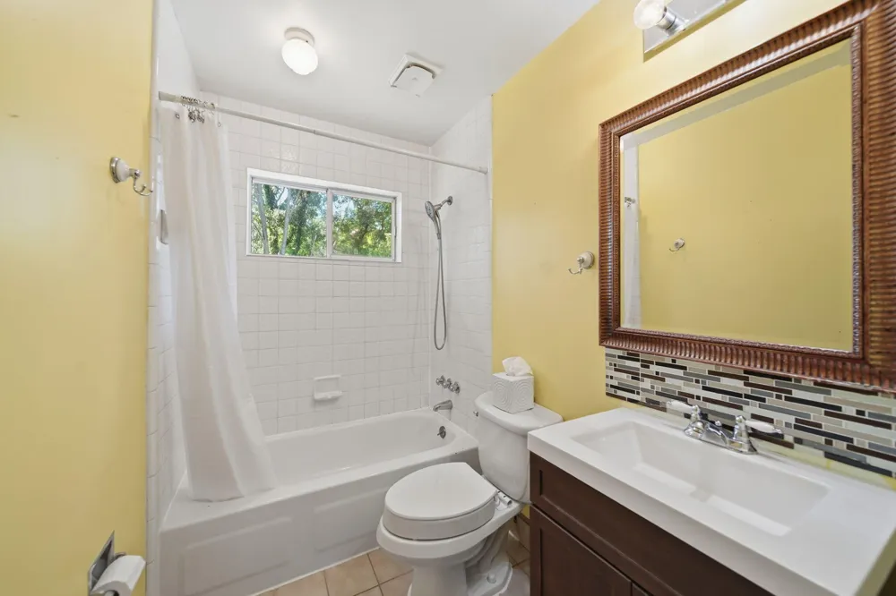 326 E Franklin Street Clinton, MI 49236