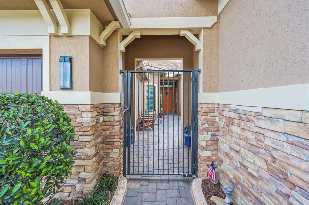 9368 CANTAL CIRCLE E Parkland, FL 33076