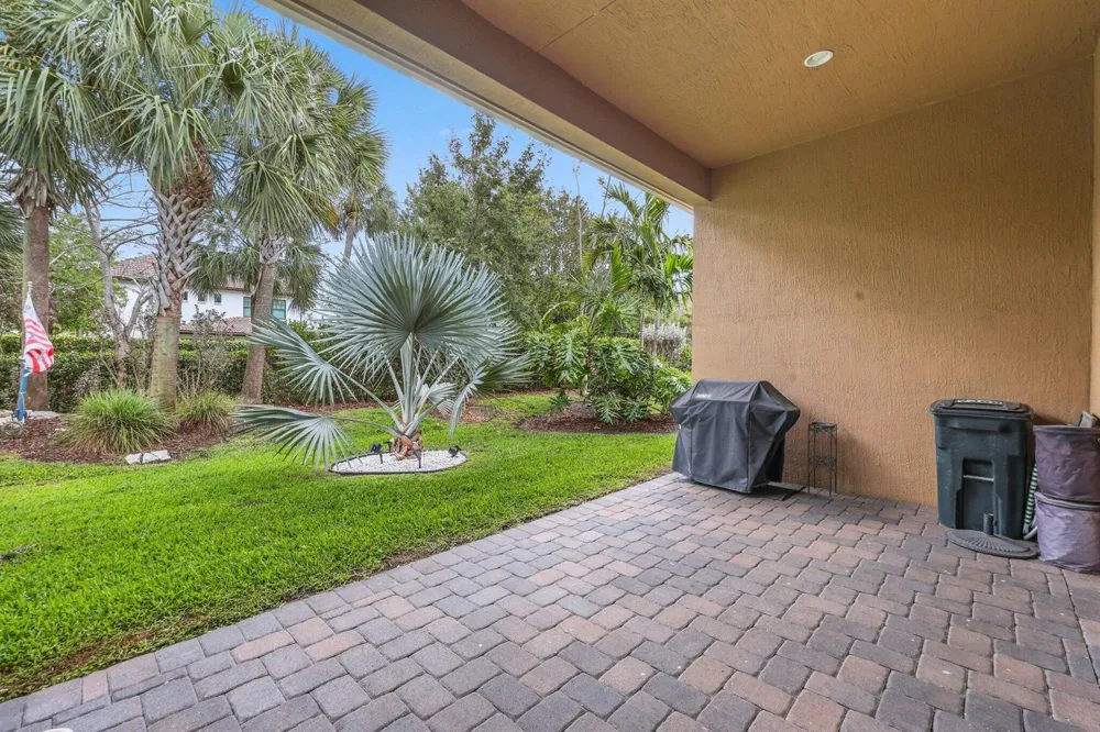 9368 CANTAL CIRCLE E Parkland, FL 33076
