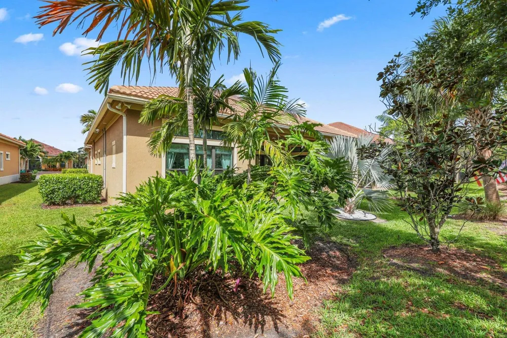 9368 CANTAL CIRCLE E Parkland, FL 33076