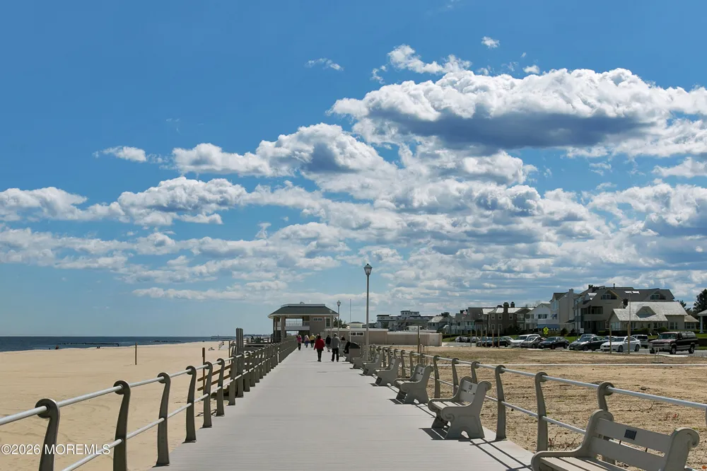 2015 5th Avenue Spring Lake, NJ 07762