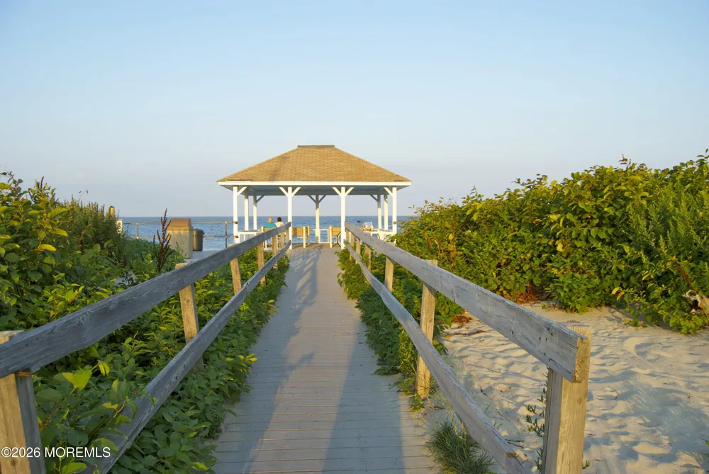 2015 5th Avenue Spring Lake, NJ 07762
