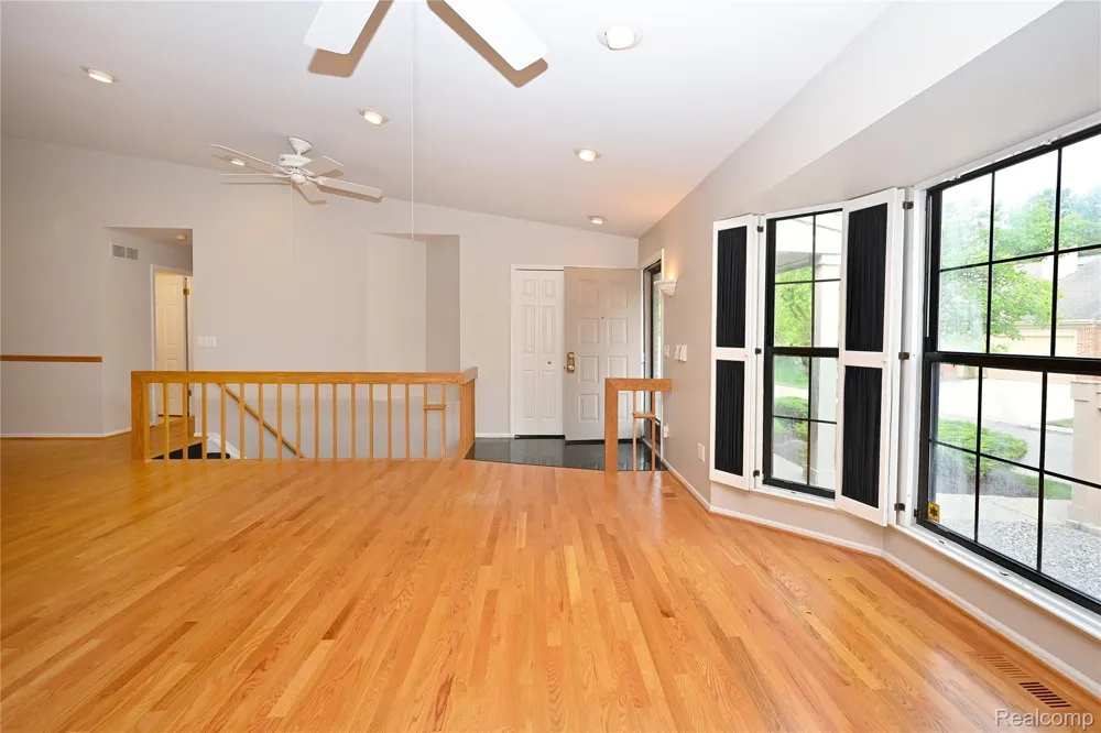 7274 Westchester Road #8 West Bloomfield Charter Township, MI 48322