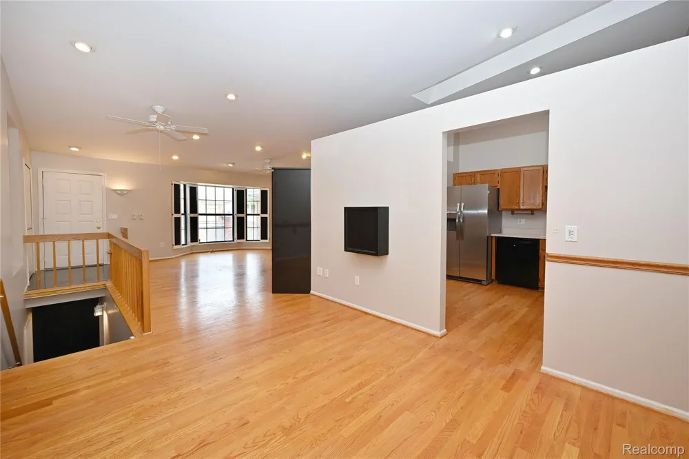 7274 Westchester Road #8 West Bloomfield Charter Township, MI 48322