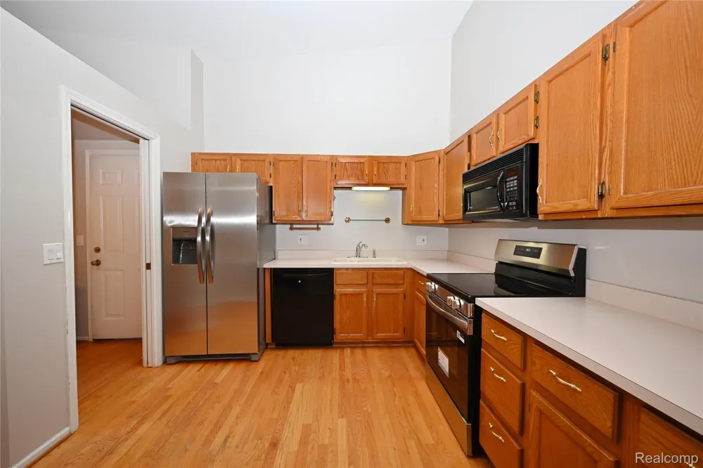 7274 Westchester Road #8 West Bloomfield Charter Township, MI 48322