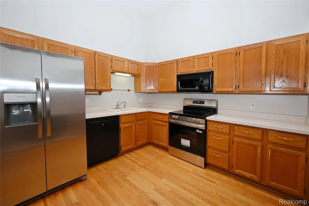 7274 Westchester Road #8 West Bloomfield Charter Township, MI 48322
