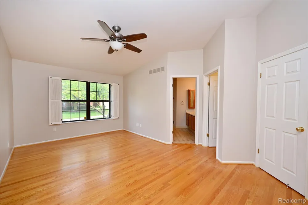 7274 Westchester Road #8 West Bloomfield Charter Township, MI 48322