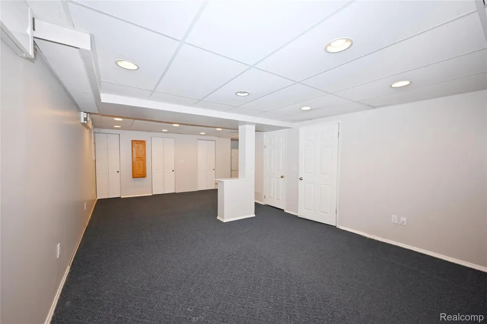 7274 Westchester Road #8 West Bloomfield Charter Township, MI 48322