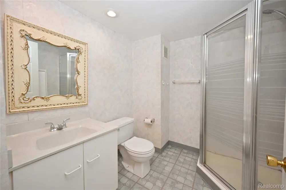 7274 Westchester Road #8 West Bloomfield Charter Township, MI 48322