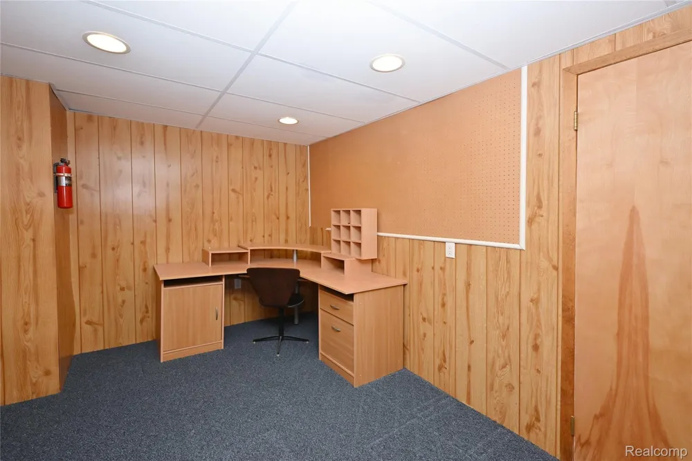 7274 Westchester Road #8 West Bloomfield Charter Township, MI 48322