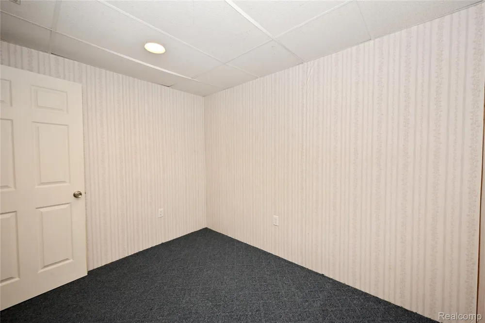 7274 Westchester Road #8 West Bloomfield Charter Township, MI 48322