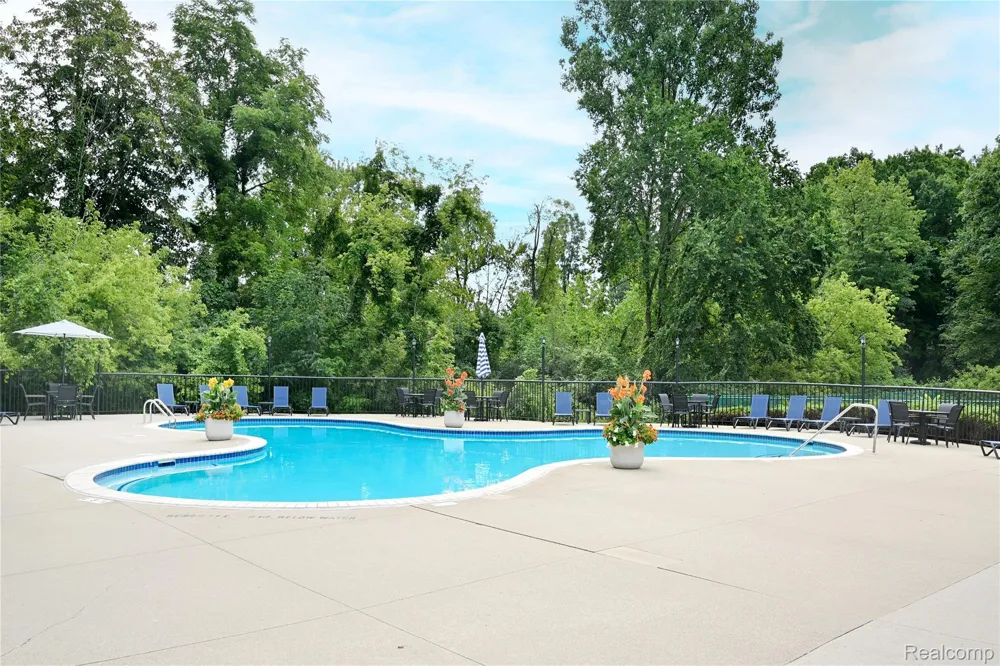 7274 Westchester Road #8 West Bloomfield Charter Township, MI 48322