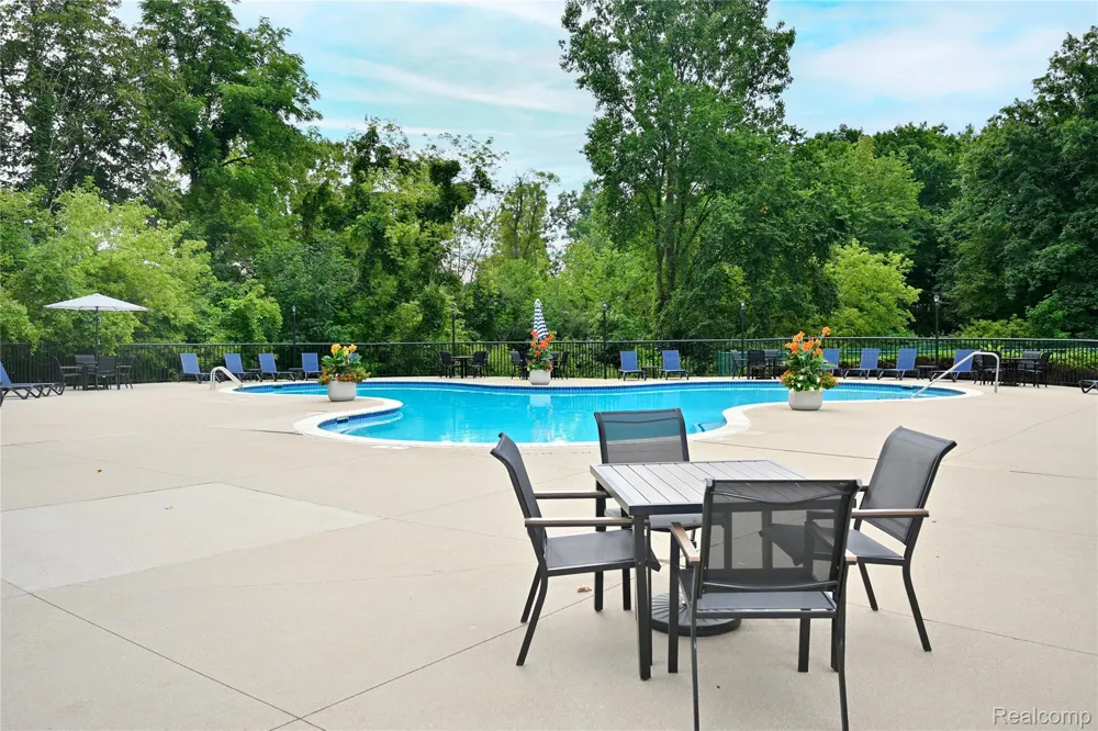 7274 Westchester Road #8 West Bloomfield Charter Township, MI 48322