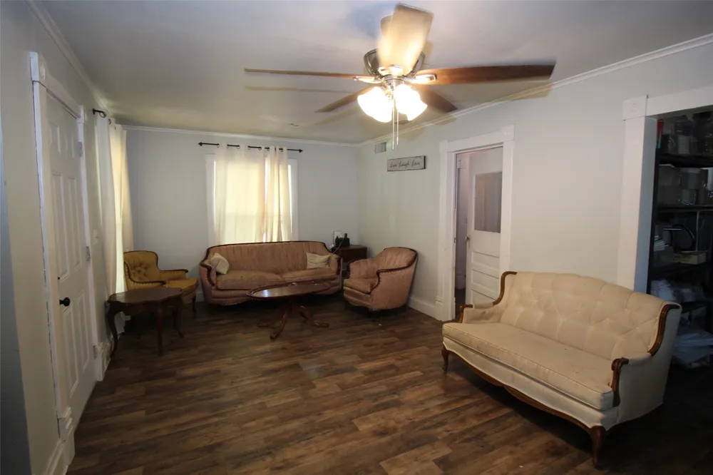 461 S 9th Avenue Munday, TX 76371