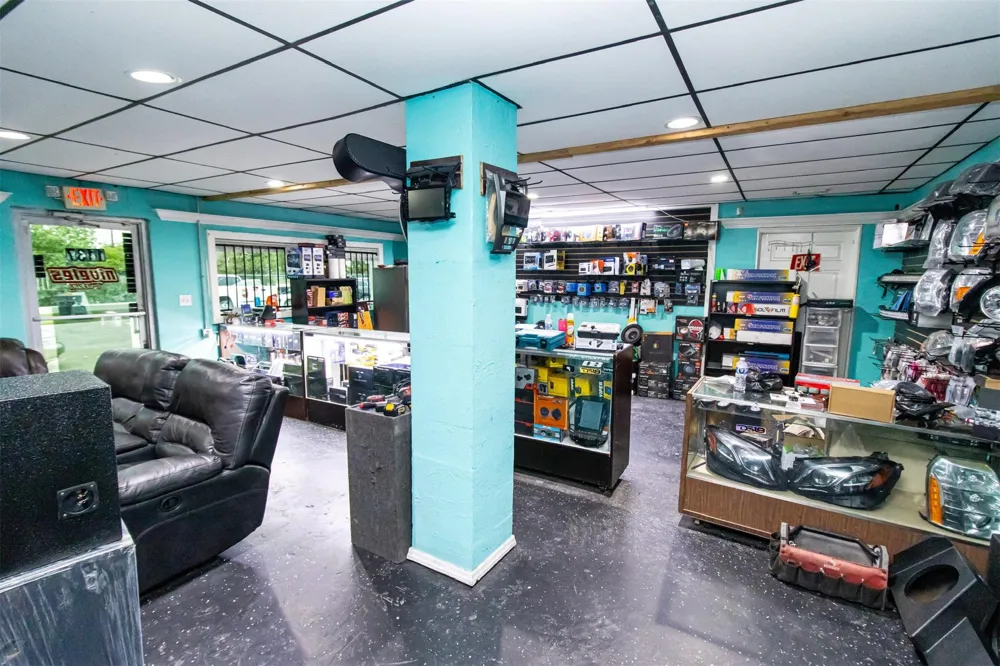 1137 Freeport Street Houston, TX 77015